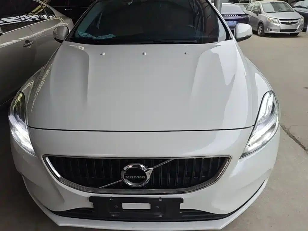 2019 Volvo V40 T3 Smart Edition — миниатюра 3