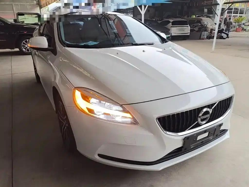 2019 Volvo V40 T3 Smart Edition — миниатюра 4