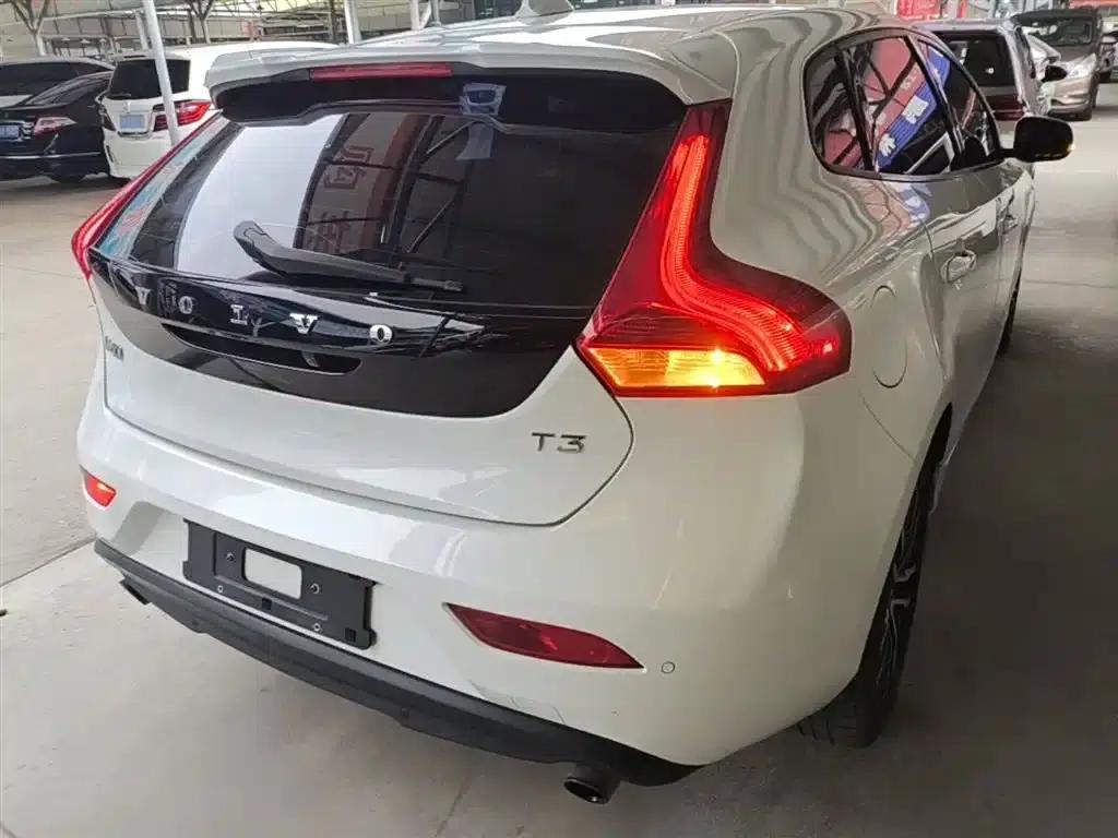 2019 Volvo V40 T3 Smart Edition — миниатюра 7