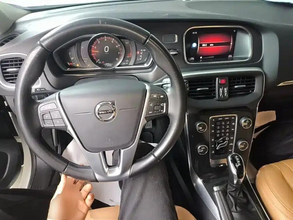 2019 Volvo V40 T3 Smart Edition — миниатюра 10