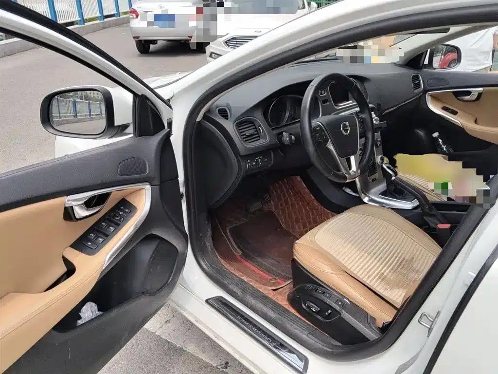 2017 Volvo V40 T3 Smart Edition — миниатюра 13