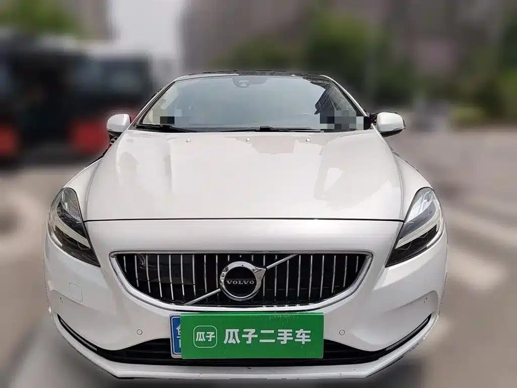 2017 Volvo V40 T3 Smart Edition — миниатюра 3