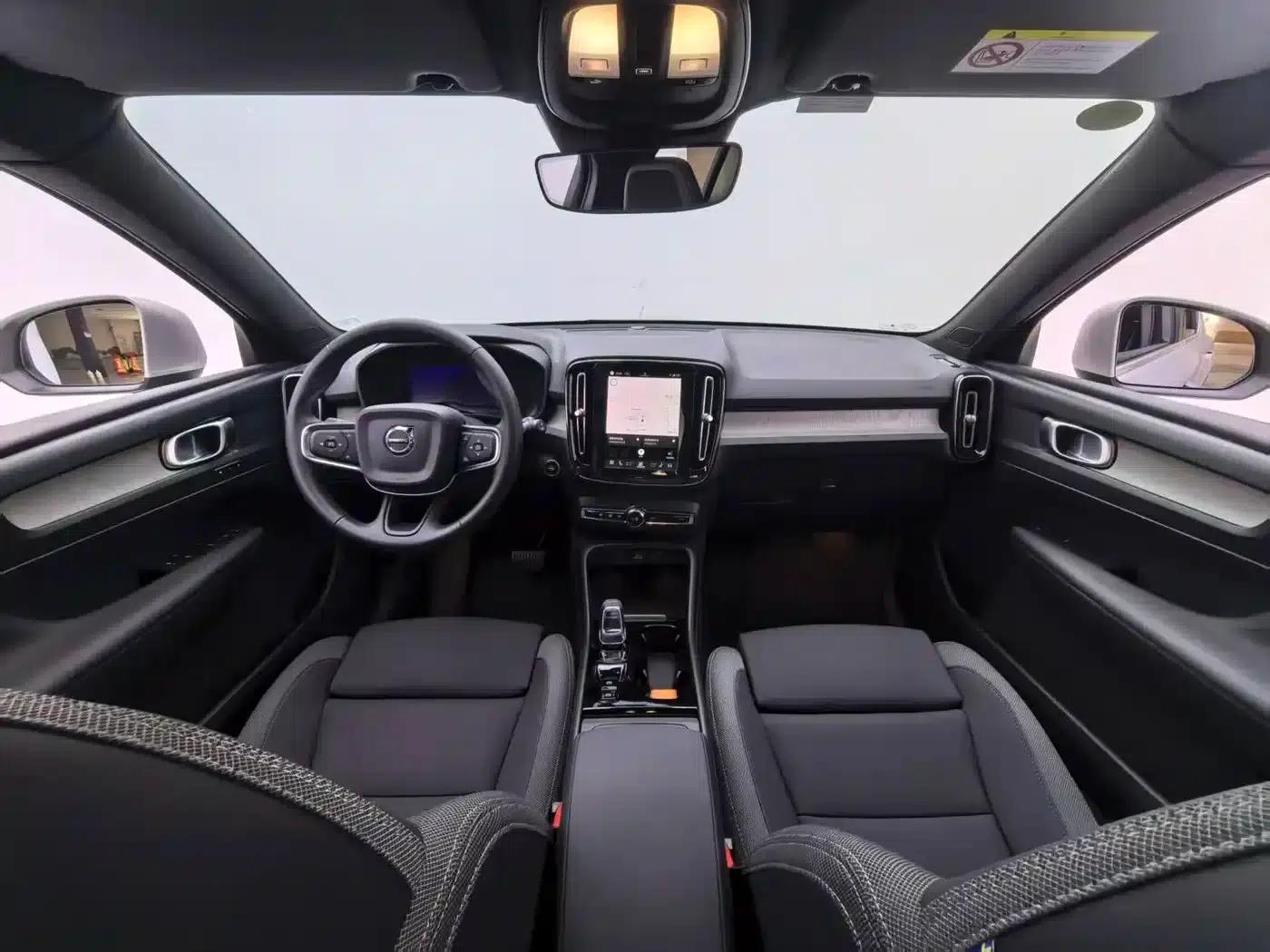 2024 Volvo XC40 B3 Inscription Luxury Edition — миниатюра 11