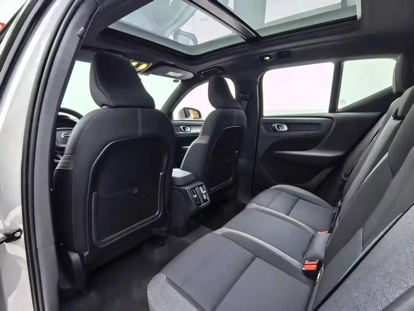 2024 Volvo XC40 B3 Inscription Luxury Edition — миниатюра 13