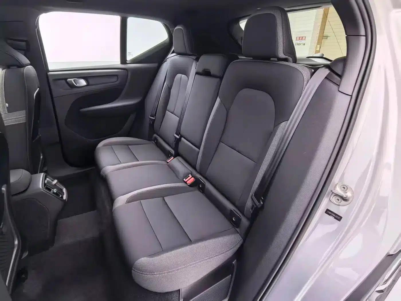 2024 Volvo XC40 B3 Inscription Luxury Edition — миниатюра 15