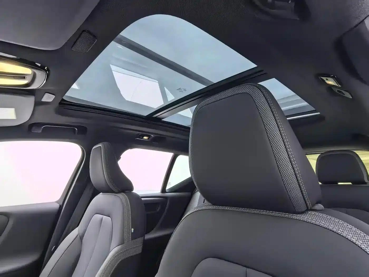2024 Volvo XC40 B3 Inscription Luxury Edition — миниатюра 20