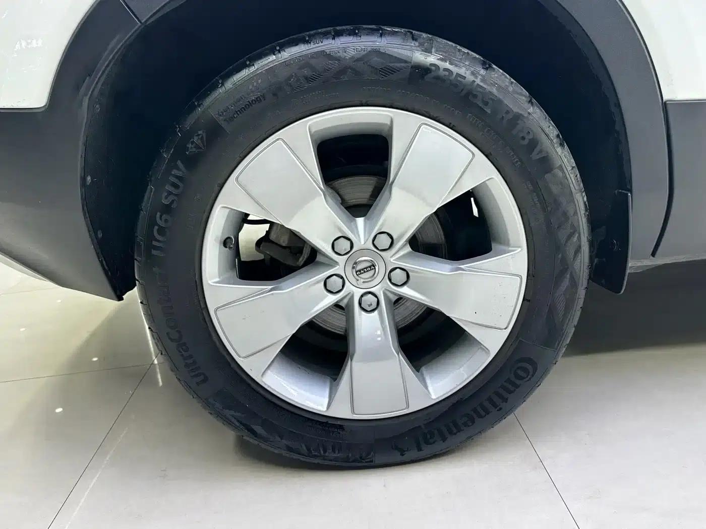 2020 Volvo XC40 T4 AWD Inscription Luxury Edition — миниатюра 11