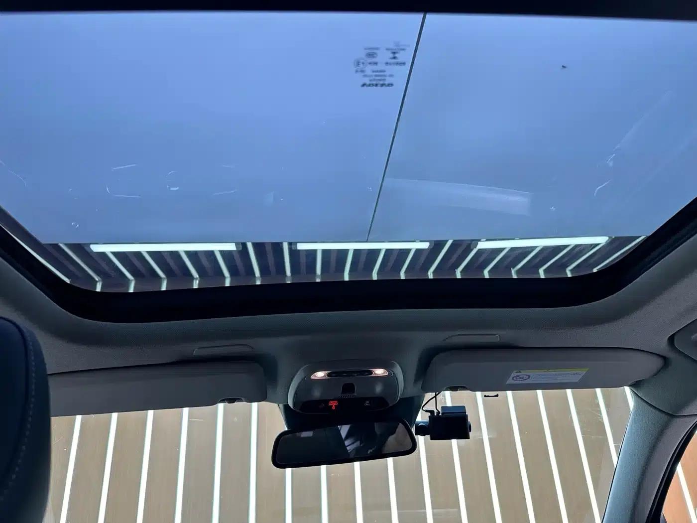 2020 Volvo XC40 T4 AWD Inscription Luxury Edition — миниатюра 8