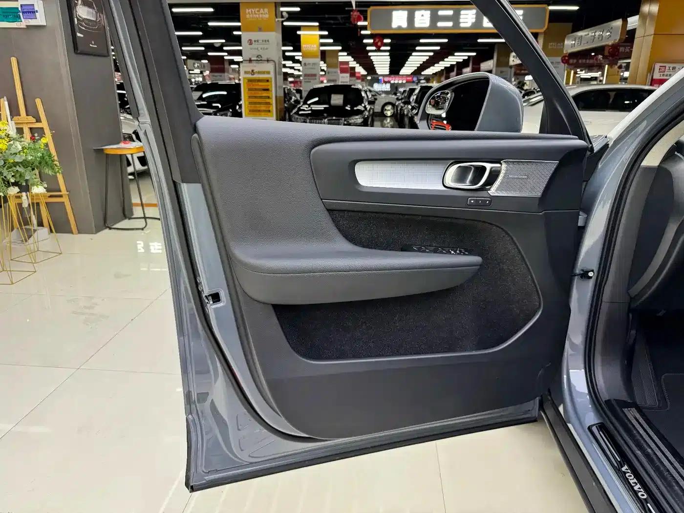 Volvo XC40 2020 T3 Smart Fashion Edition — миниатюра 11