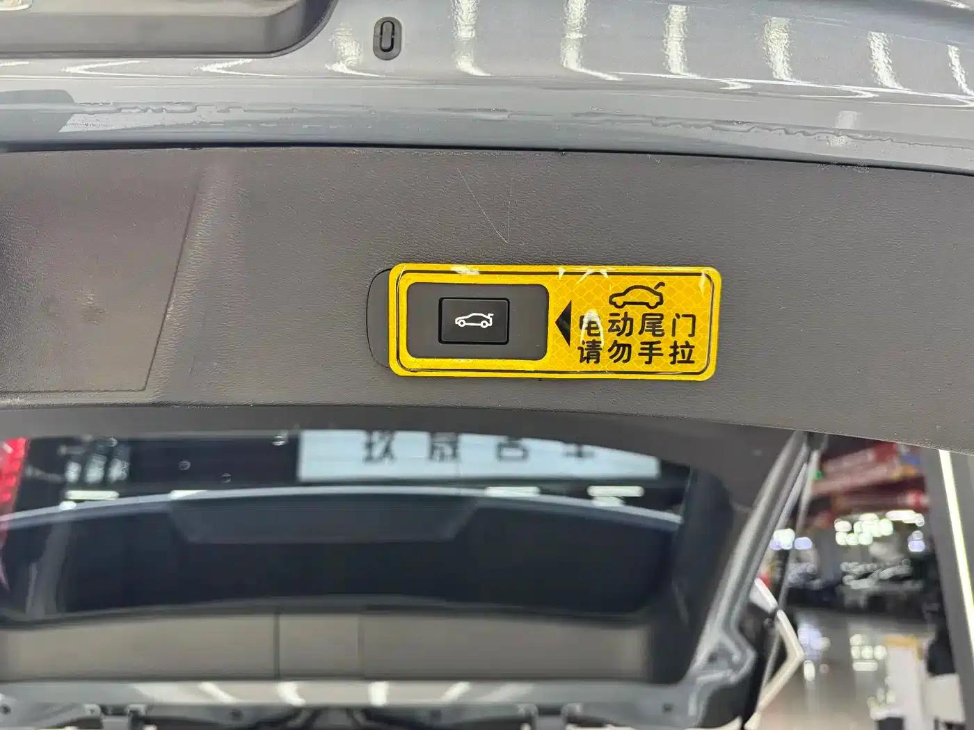 Volvo XC40 2020 T3 Smart Fashion Edition — миниатюра 15