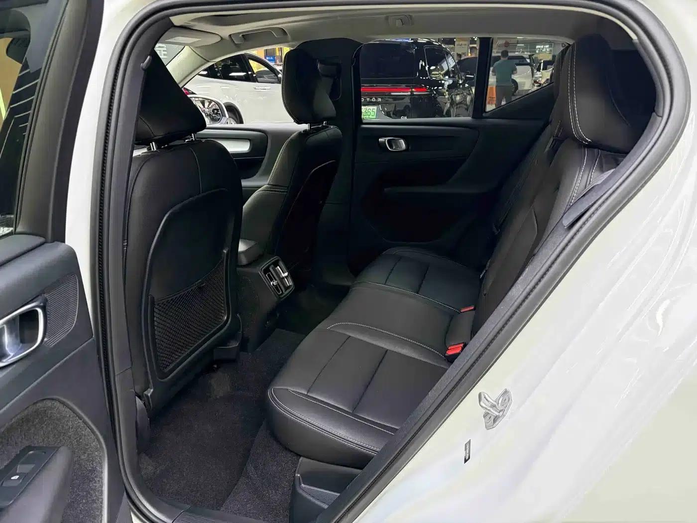 Volvo XC40 2020 T3 Smart Fashion Edition — миниатюра 13