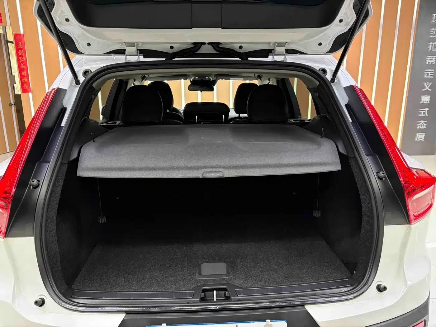 Volvo XC40 2020 T3 Smart Fashion Edition — миниатюра 10