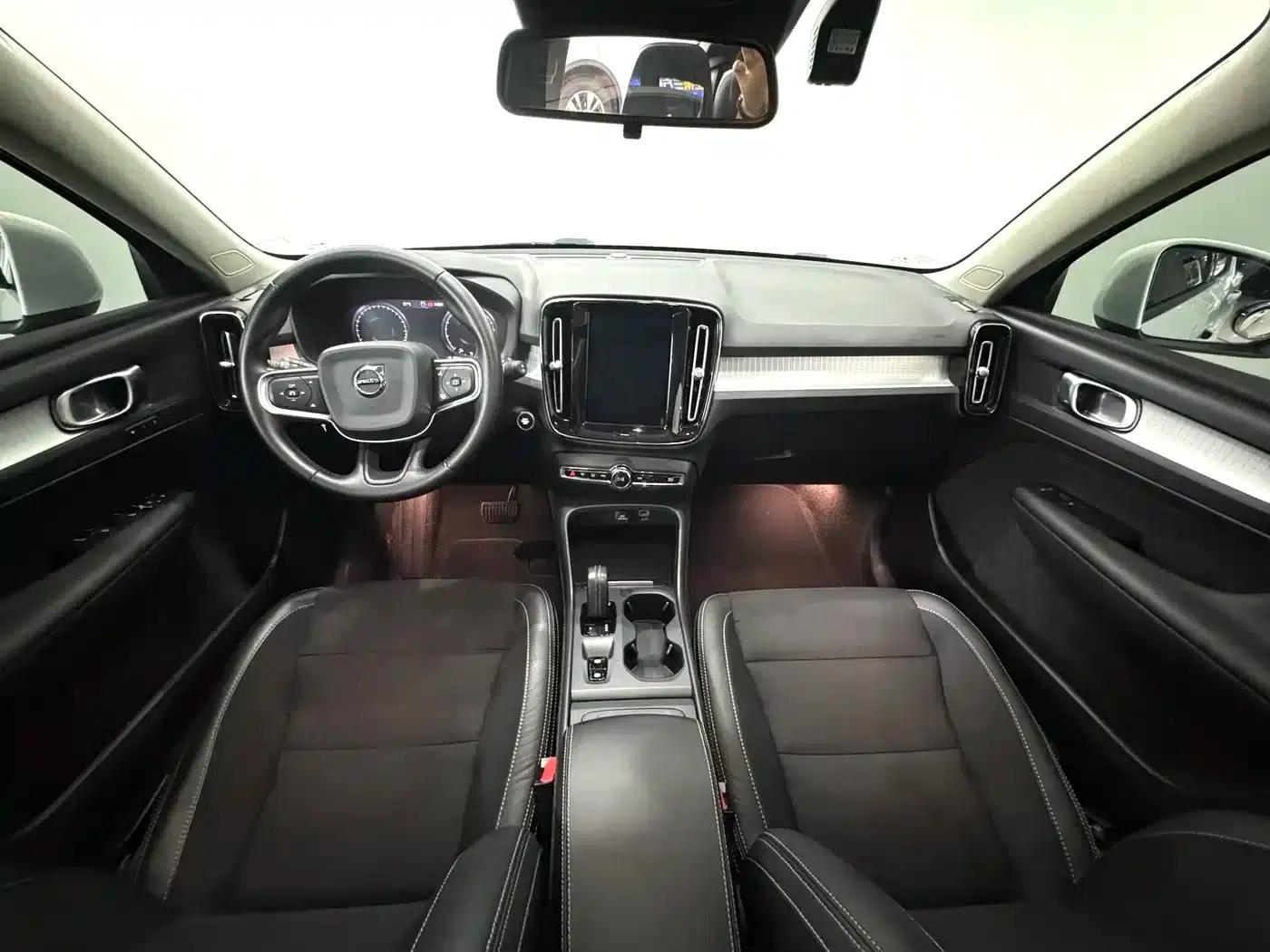 Volvo XC40 2020 T3 Smart Fashion Edition — миниатюра 4