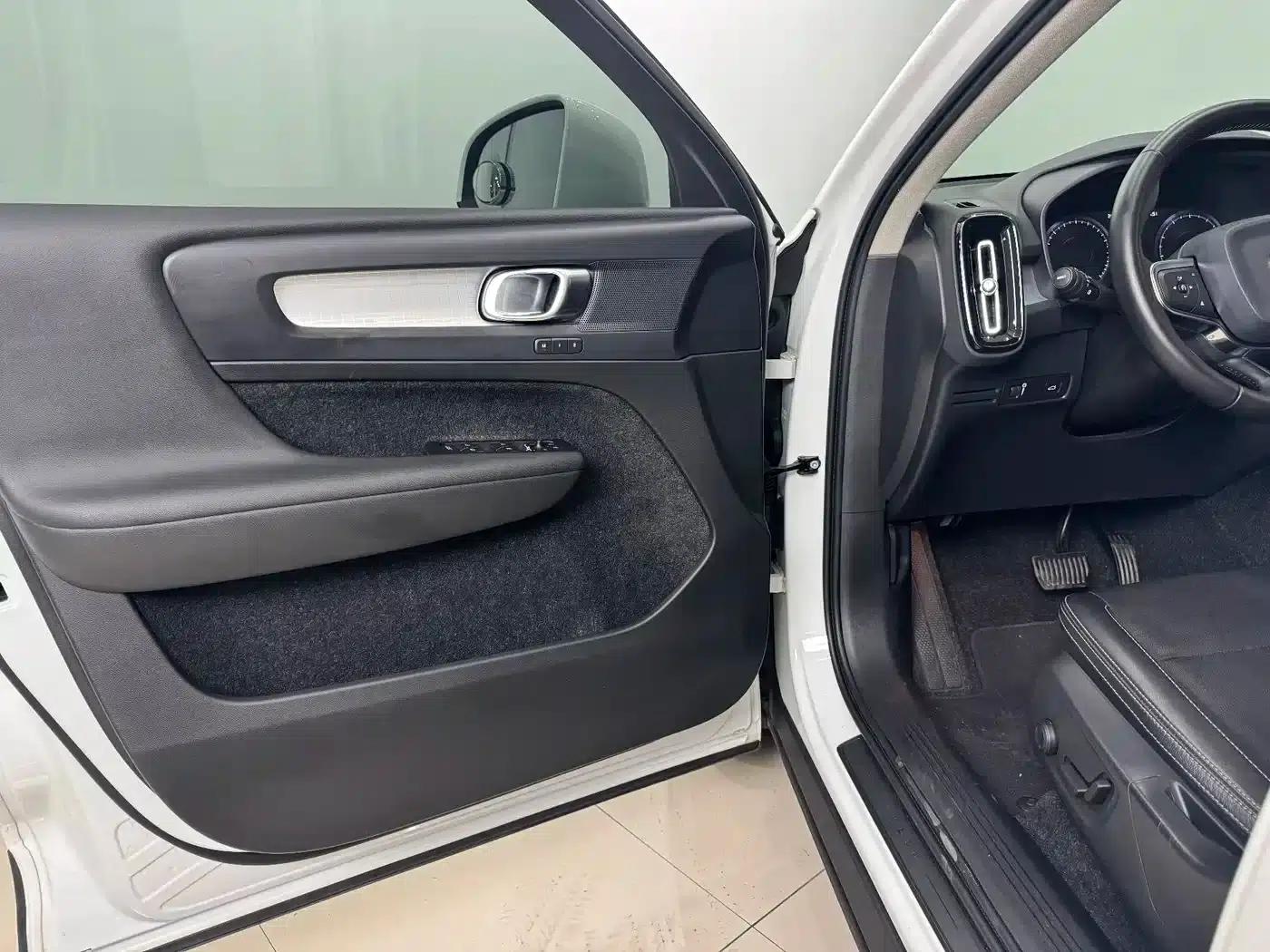 Volvo XC40 2020 T3 Smart Fashion Edition — миниатюра 8