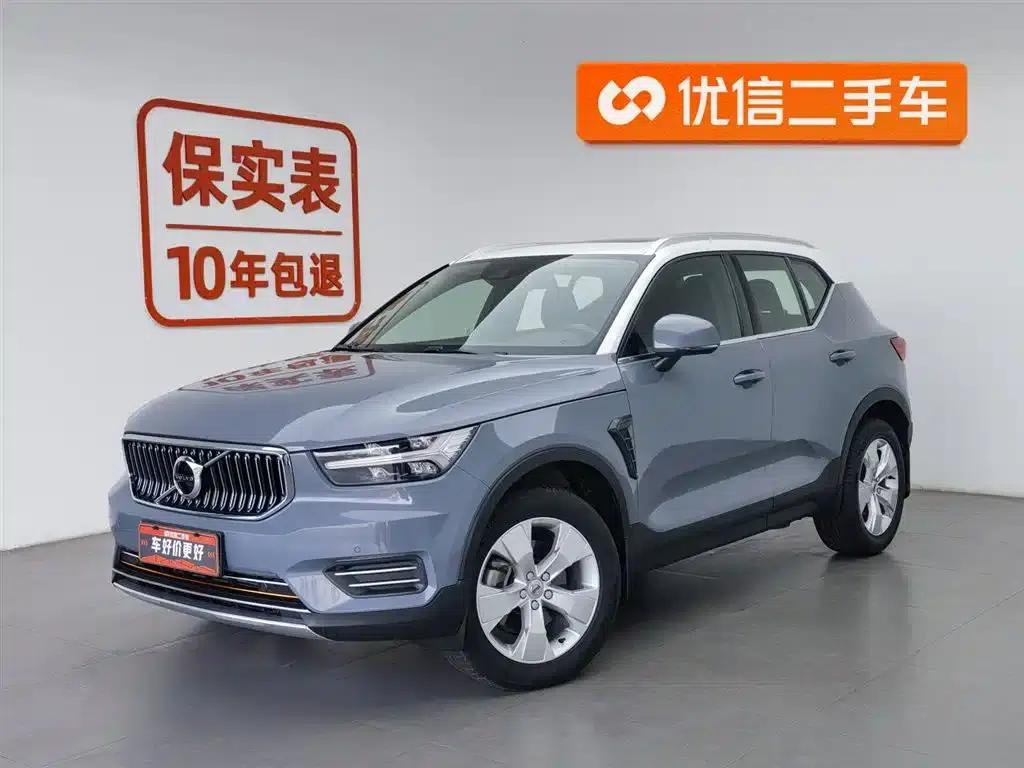 2022 Volvo XC40 T4 AWD Smart Fashion Edition — миниатюра 1
