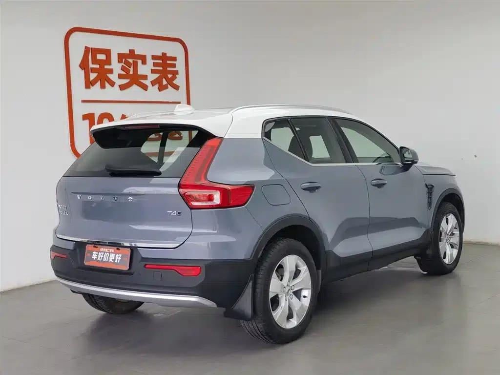 2022 Volvo XC40 T4 AWD Smart Fashion Edition — миниатюра 2