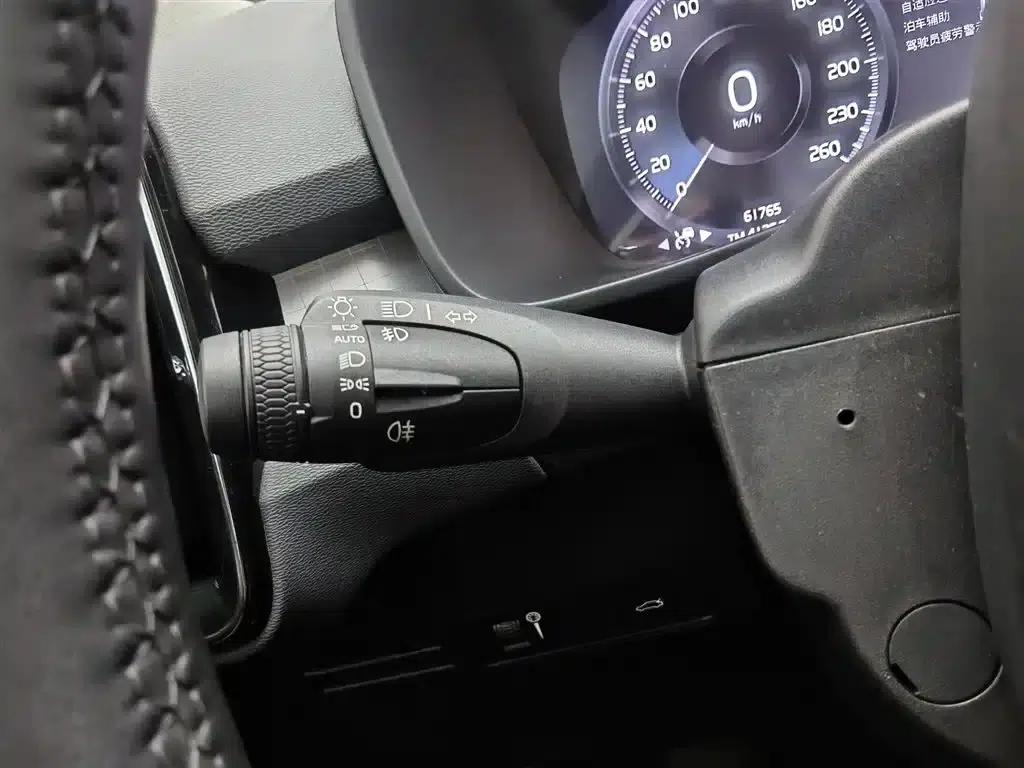 2022 Volvo XC40 T4 AWD Smart Fashion Edition — миниатюра 21