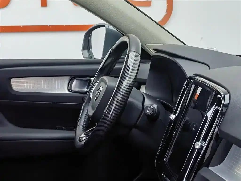 2022 Volvo XC40 T4 AWD Smart Fashion Edition — миниатюра 22