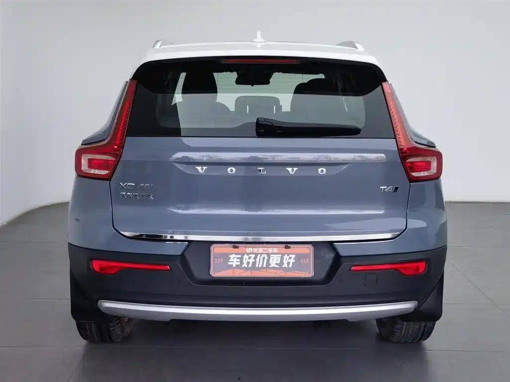 2022 Volvo XC40 T4 AWD Smart Fashion Edition — миниатюра 4