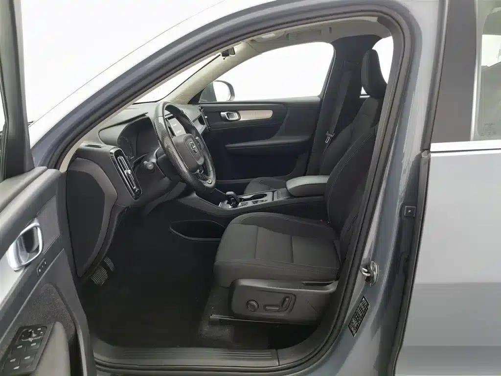 2022 Volvo XC40 T4 AWD Smart Fashion Edition — миниатюра 10