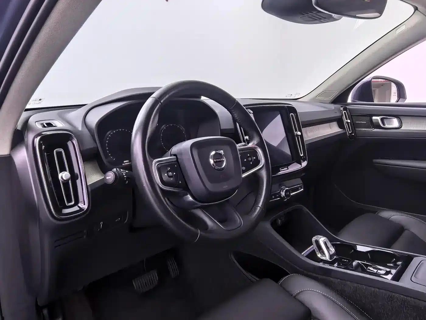 2020 Volvo XC40 T4 AWD Inscription Luxury Edition — миниатюра 11