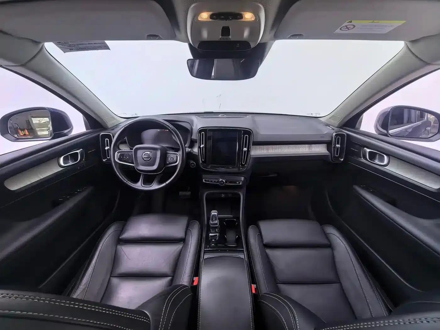 2020 Volvo XC40 T4 AWD Inscription Luxury Edition — миниатюра 16