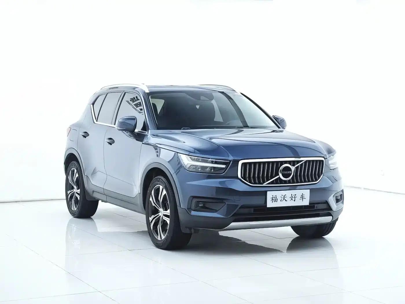 2020 Volvo XC40 T4 AWD Inscription Luxury Edition — миниатюра 3