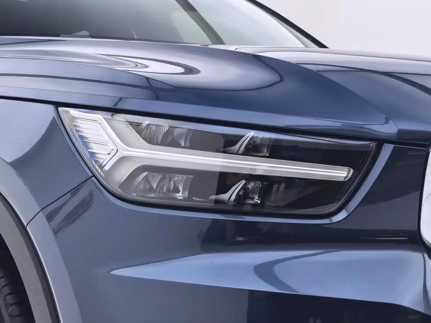 2020 Volvo XC40 T4 AWD Inscription Luxury Edition — миниатюра 4