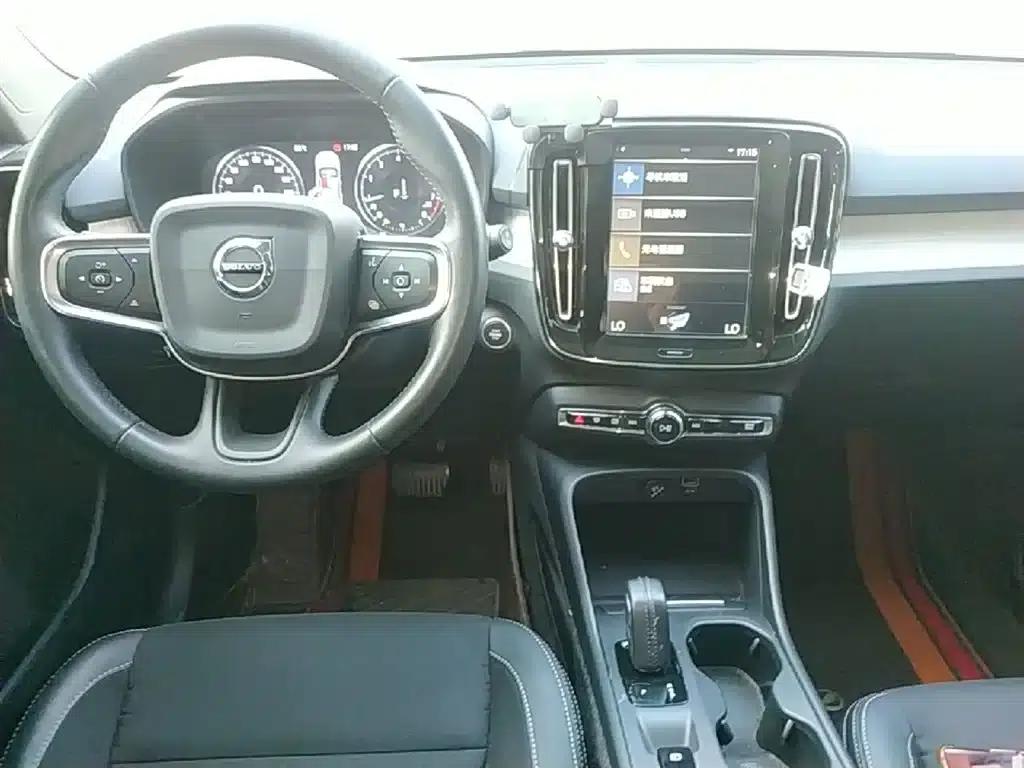 Volvo XC40 2020 T3 Smart Fashion Edition — миниатюра 13