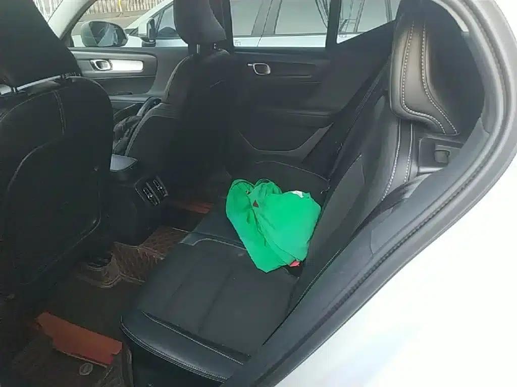 Volvo XC40 2020 T3 Smart Fashion Edition — миниатюра 17
