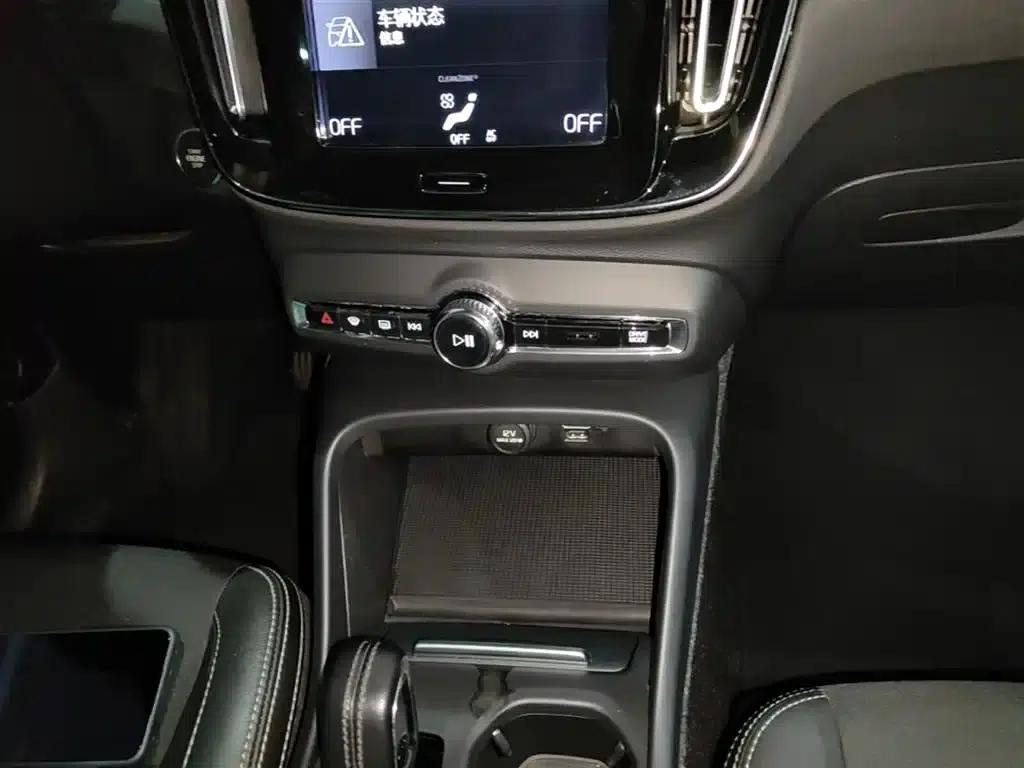 Volvo XC40 2020 T3 Smart Fashion Edition — миниатюра 13