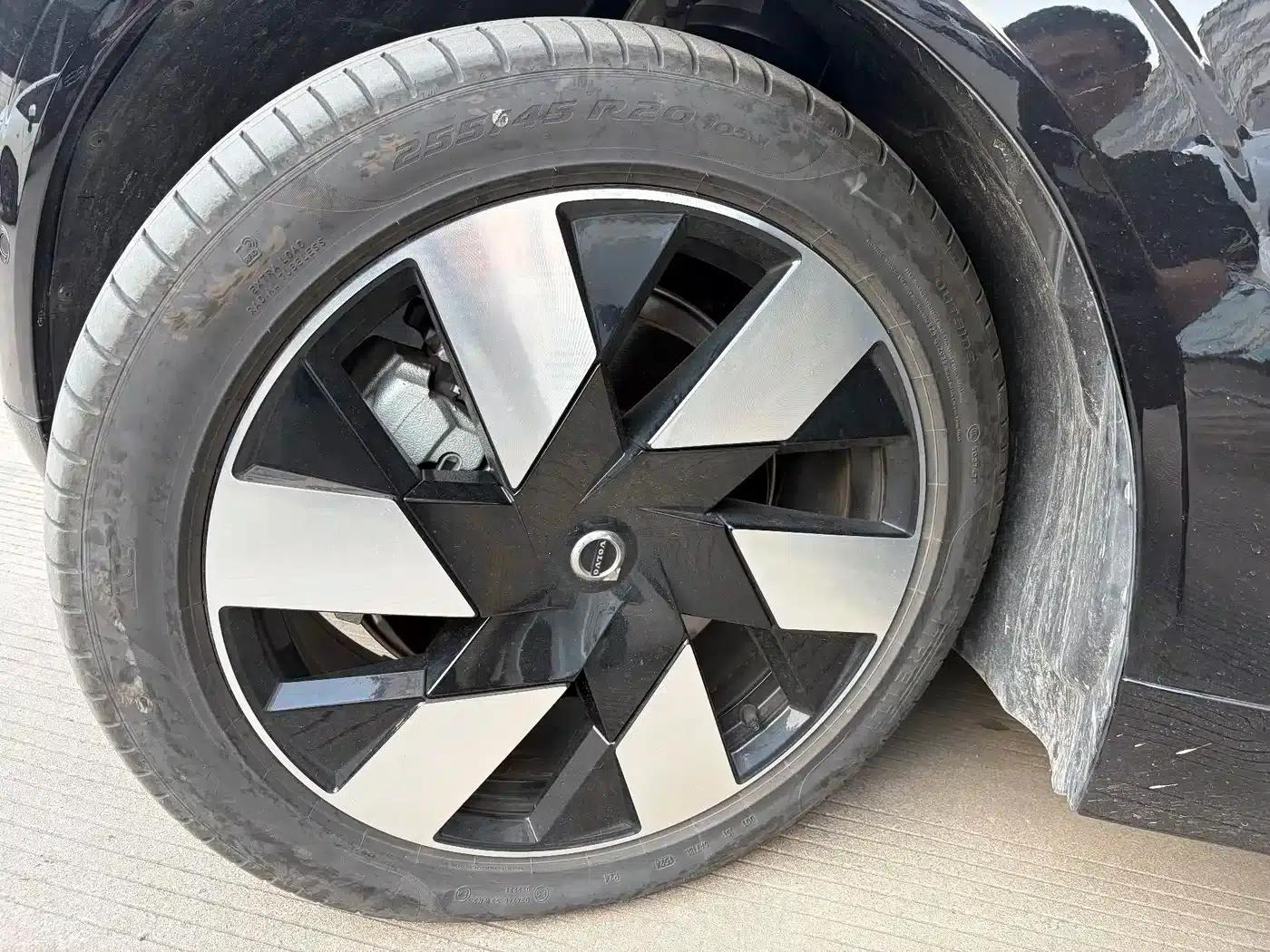 2025 Volvo XC60 Plug-in Hybrid, Long Range AWD Inscription Luxury Edition — миниатюра 9