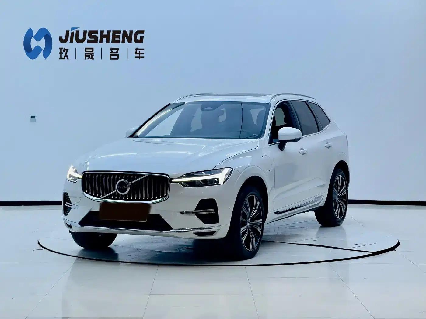 2022 Volvo XC60 Plug-in Hybrid T8 Plug-in Hybrid AWD Inscription Luxury Edition — миниатюра 1