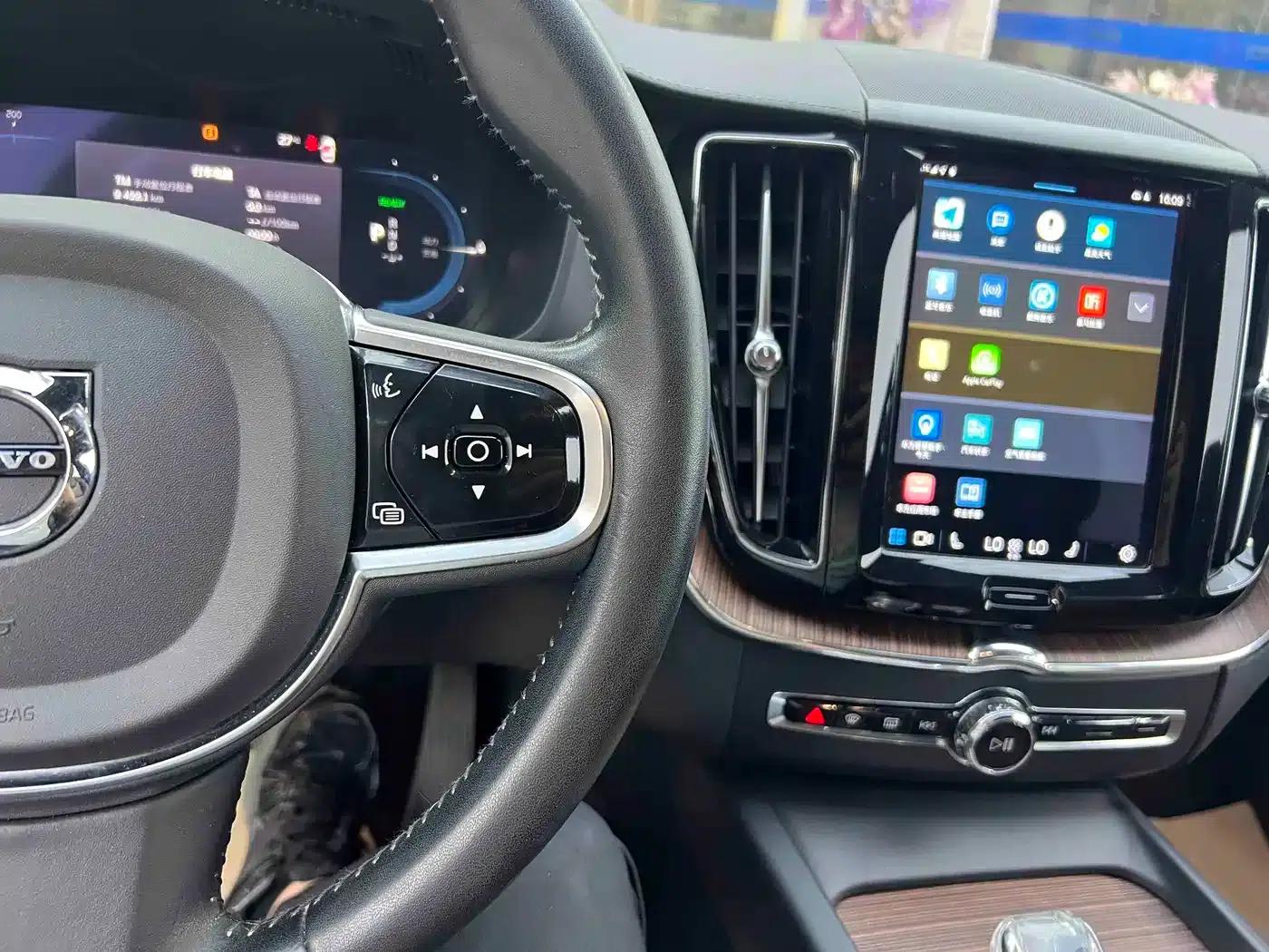 2022 Volvo XC60 Plug-in Hybrid T8 Plug-in Hybrid AWD Inscription Luxury Edition — миниатюра 15