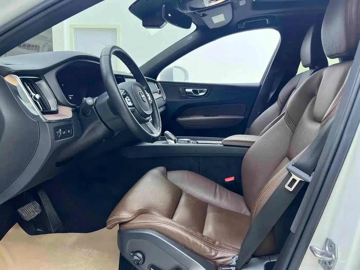 2022 Volvo XC60 Plug-in Hybrid T8 Plug-in Hybrid AWD Inscription Luxury Edition — миниатюра 17