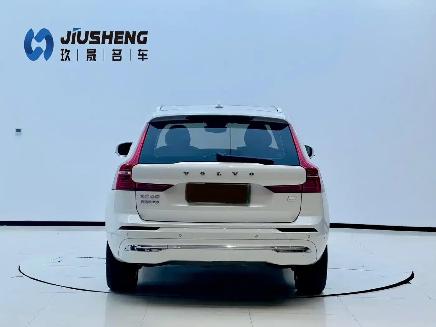 2022 Volvo XC60 Plug-in Hybrid T8 Plug-in Hybrid AWD Inscription Luxury Edition — миниатюра 22
