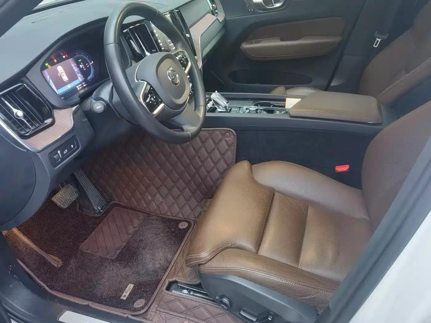 2022 Volvo XC60 Plug-in Hybrid T8 Plug-in Hybrid AWD Inscription Luxury Edition — миниатюра 5