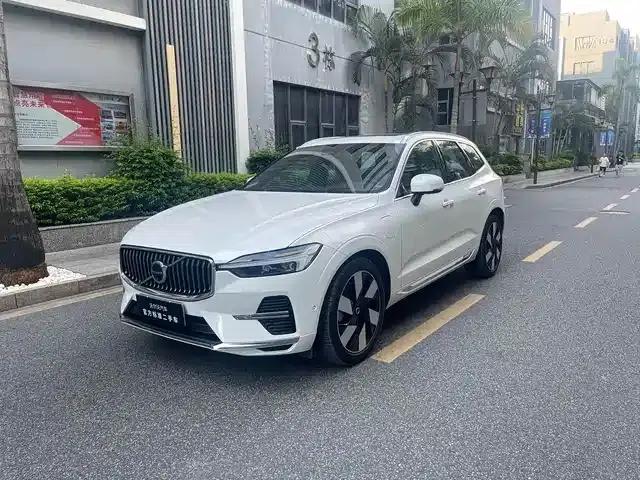 2025 Volvo XC60 Plug-in Hybrid, Long Range AWD Inscription Luxury Edition