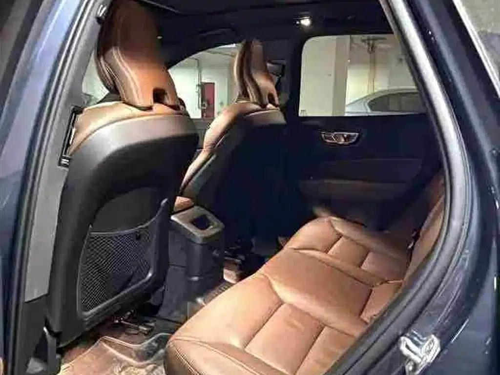 2022 Volvo XC60 Plug-in Hybrid T8 Plug-in Hybrid Long Range AWD Inscription Luxury Edition — миниатюра 4