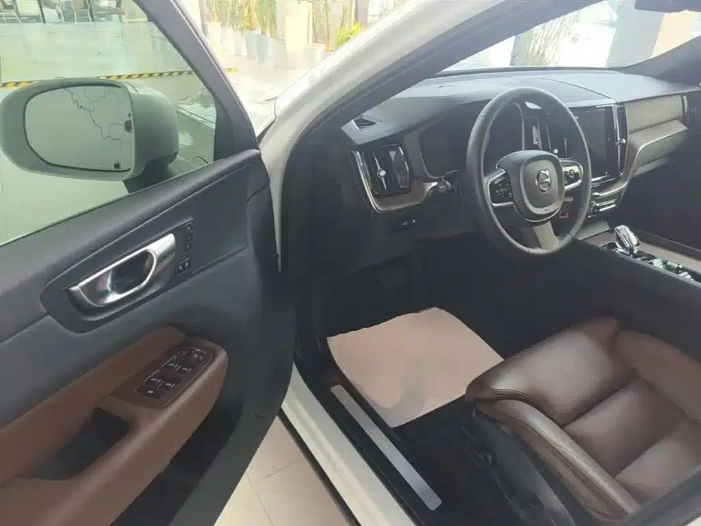 2024 Volvo XC60 Plug-in Hybrid T8 Plug-in Hybrid Long Range AWD Inscription Luxury Edition — миниатюра 16