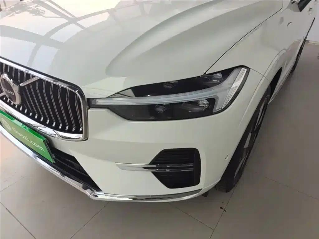 2024 Volvo XC60 Plug-in Hybrid T8 Plug-in Hybrid Long Range AWD Inscription Luxury Edition — миниатюра 24