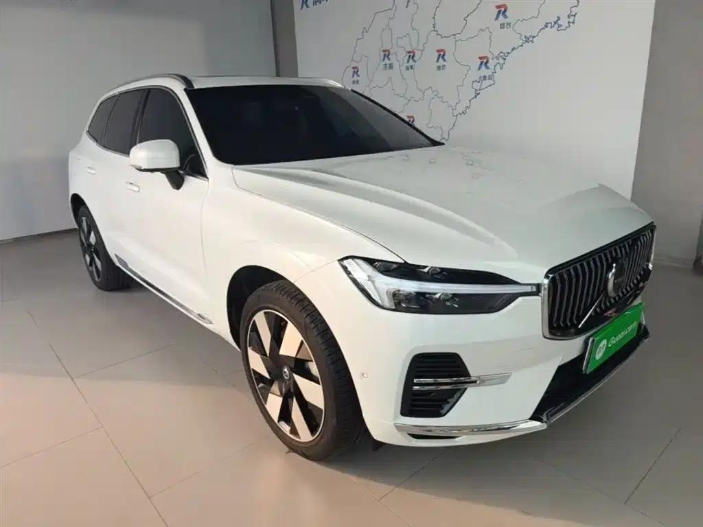 2024 Volvo XC60 Plug-in Hybrid T8 Plug-in Hybrid Long Range AWD Inscription Luxury Edition — миниатюра 4