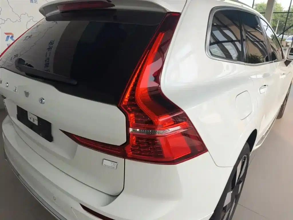 2024 Volvo XC60 Plug-in Hybrid T8 Plug-in Hybrid Long Range AWD Inscription Luxury Edition — миниатюра 8