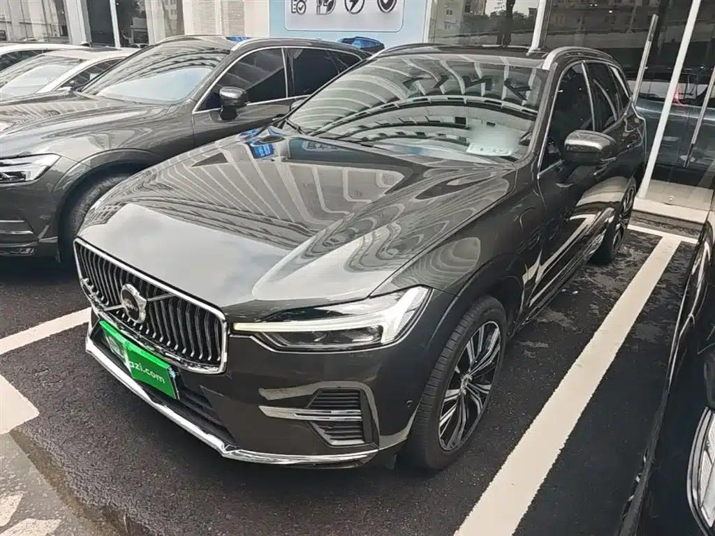 2022 Volvo XC60 Plug-in Hybrid T8 Plug-in Hybrid Long Range AWD Inscription Luxury Edition — миниатюра 1