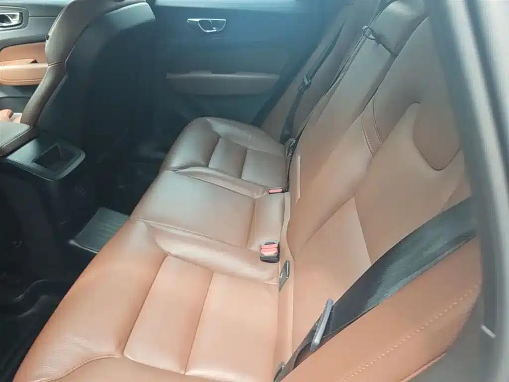 2022 Volvo XC60 Plug-in Hybrid T8 Plug-in Hybrid Long Range AWD Inscription Luxury Edition — миниатюра 17
