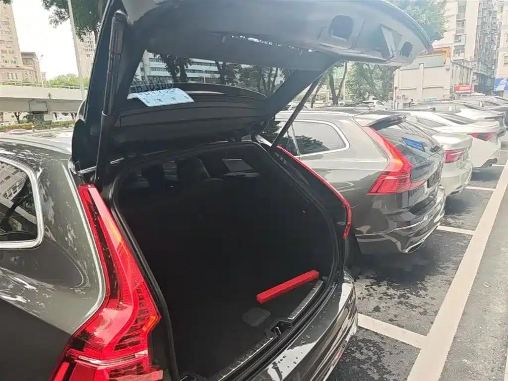 2022 Volvo XC60 Plug-in Hybrid T8 Plug-in Hybrid Long Range AWD Inscription Luxury Edition — миниатюра 19