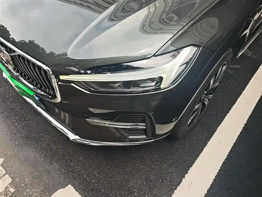 2022 Volvo XC60 Plug-in Hybrid T8 Plug-in Hybrid Long Range AWD Inscription Luxury Edition — миниатюра 24