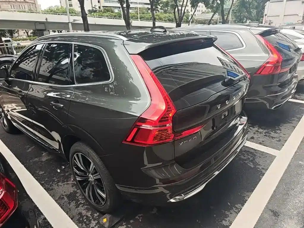 2022 Volvo XC60 Plug-in Hybrid T8 Plug-in Hybrid Long Range AWD Inscription Luxury Edition — миниатюра 5
