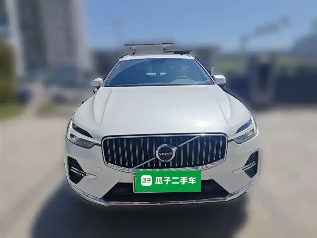 2024 Volvo XC60 Plug-in Hybrid T8 Plug-in Hybrid Long Range AWD Inscription Luxury Edition — миниатюра 3