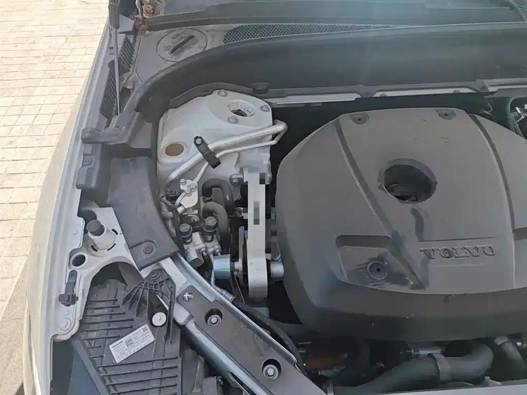 2024 Volvo XC60 Plug-in Hybrid T8 Plug-in Hybrid Long Range AWD Inscription Luxury Edition — миниатюра 23